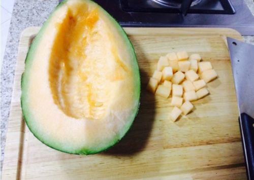 吃哈密瓜可以吃栗子吗,美味搭配的饮食探索